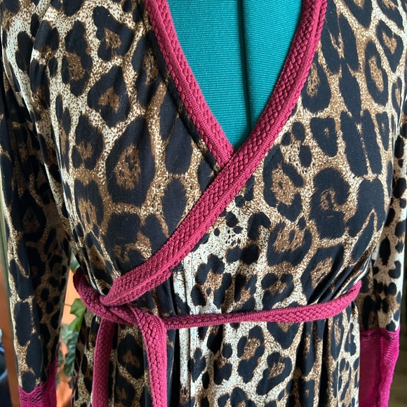 Leopard Print Robe/Duster with Red Trim - Picture 2 of 3